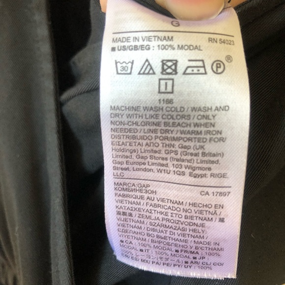 GAP - Picture 3 of 3